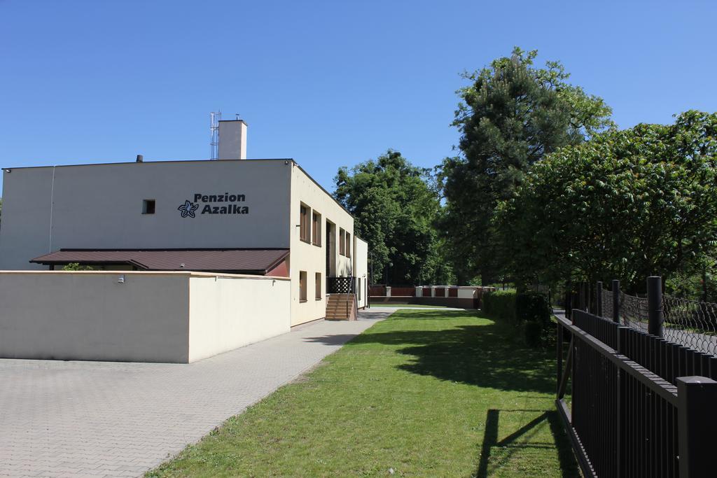 Penzion Azalka Hlucin Exterior photo